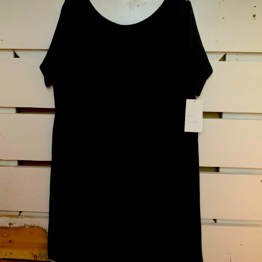 Super soft black maternity shirt with slit sides